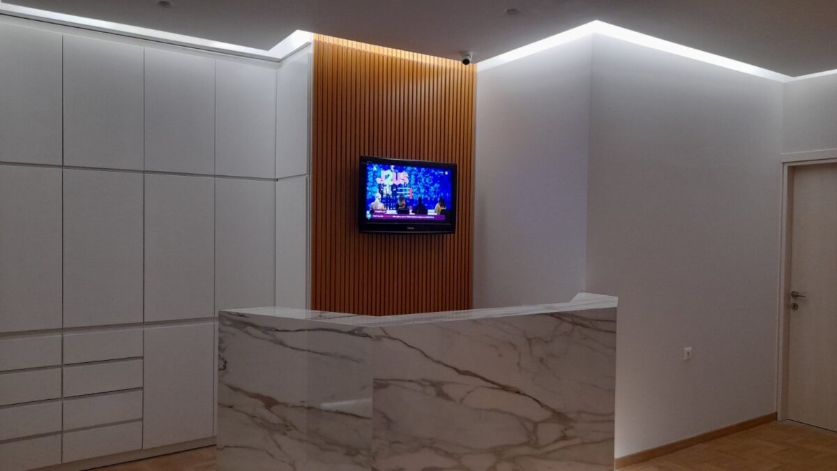 ktiriaki-anagennisi-kataskeyi-iatreiou-70-tetragonika-ston-peiraia (1)-min